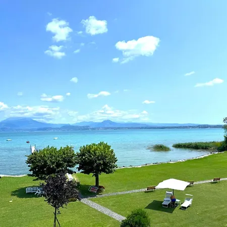 Sg Family - Lakeside Apartment