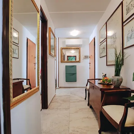 Sg Family - Lakeside Apartment